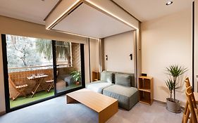 Motus Disruptive Apartments